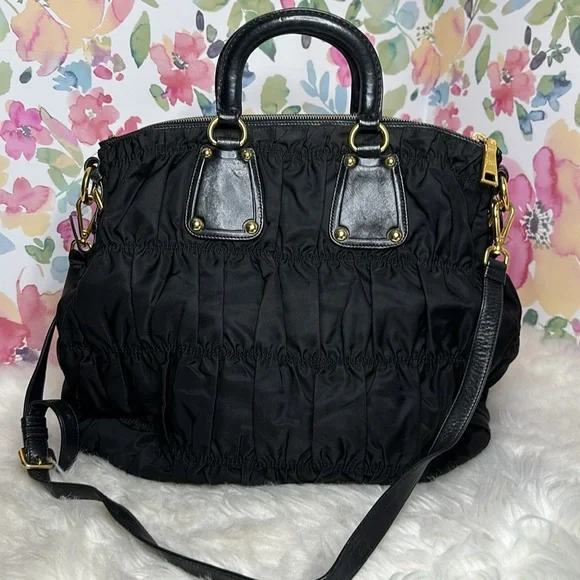 💯Authentic Prada Black Nylon Tessuto Gaufre Tote🍀